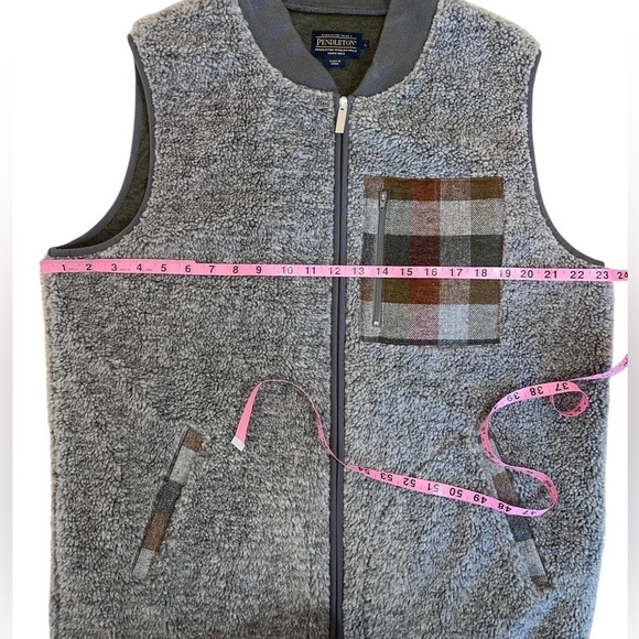 Pendleton Sherpa Fleece Umatilla Camp Vest EUC Size Large - Picture 9 of 9